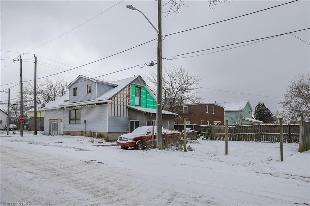 Single Family Residence sold at 4641 Ferguson Street, Niagara Falls, Downtown, L2E 2Z3 - MLS: 40052537