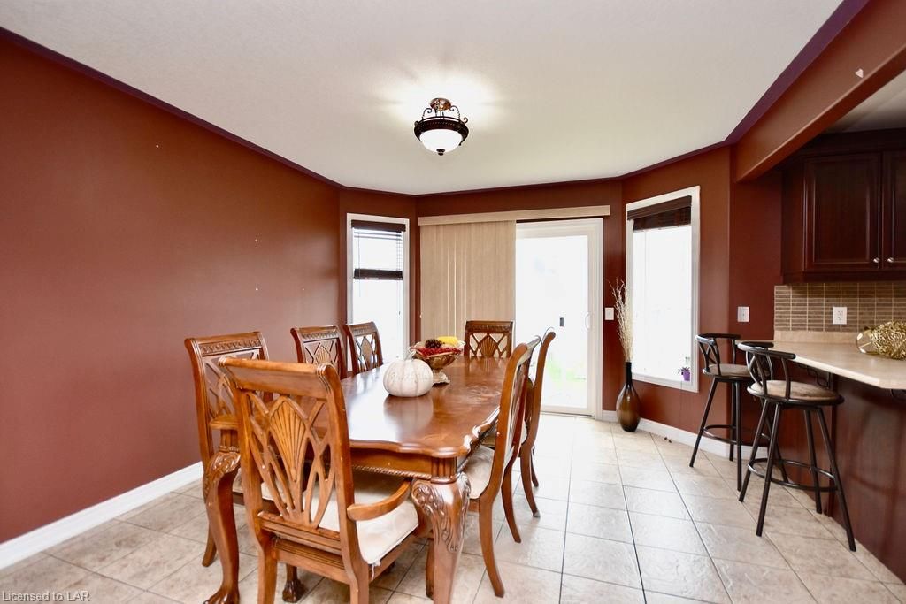 Single Family Residence sold at 27 Pearl Drive, Orillia, ON, L3V 0A5 - Westridge - MLS: 40170904