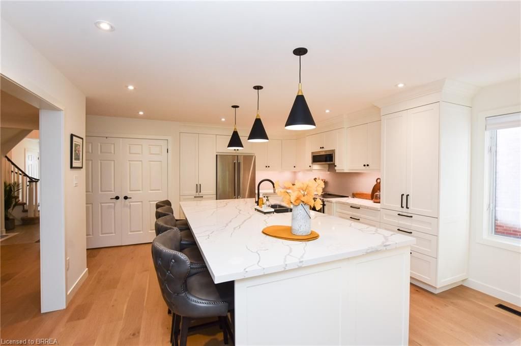 Row/Townhouse sold at 12-2175 Country Club Drive, Burlington, ON, L7M 4H9 - Millcroft - MLS: 40177611
