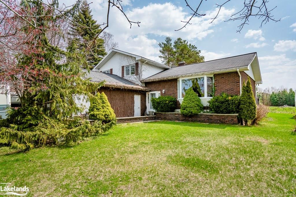 Single Family sold at 15 MCKENZIE Street, Wyevale, Ontario, L0L 2T0 - Tiny - MLS: 40184207