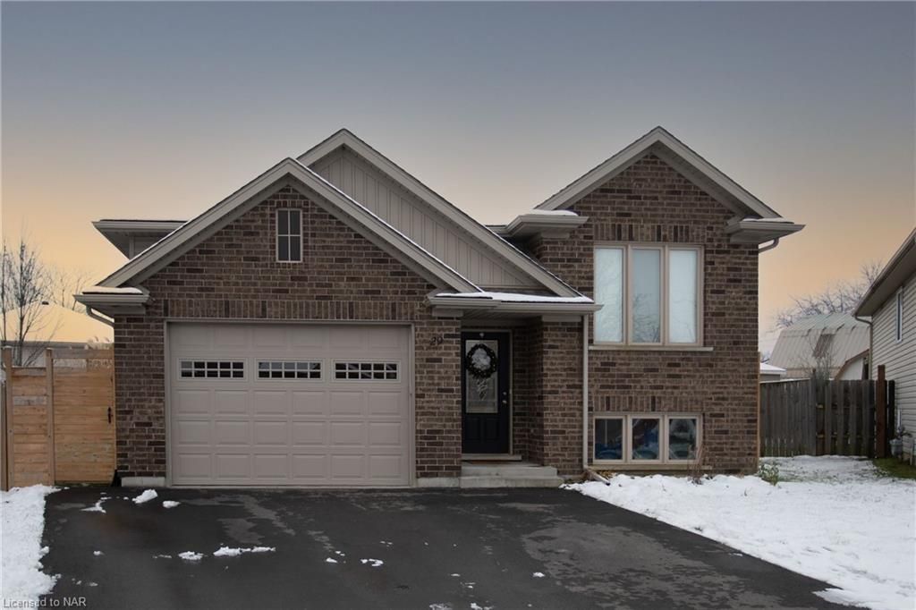 Single Family sold at 29 HENLEY Court, Welland, Ontario, L3B 6E8 - Dain City - MLS: 40191490