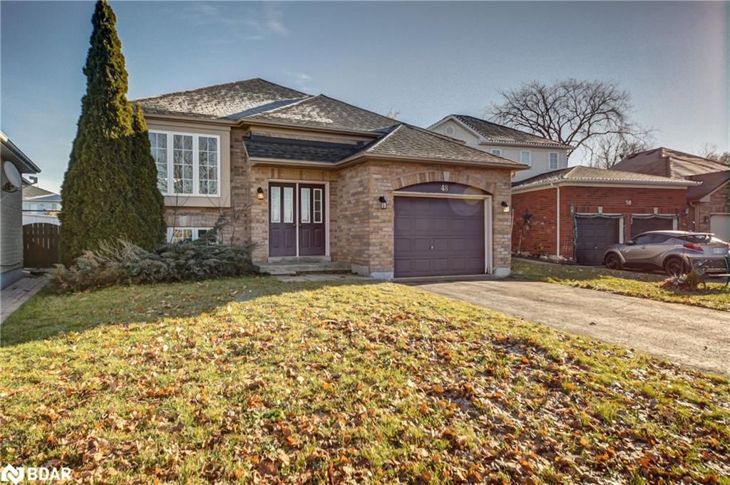 Single Family sold at 48 DRAPER Crescent, Barrie, Ontario, L4N 6B1 - Painswick - MLS: 40193371