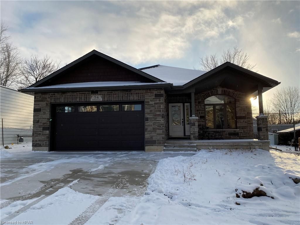 Single Family sold at 54 TORONTO Street, Mitchell, Ontario, N0K 1N0 - Town of Mitchell - MLS: 40197004