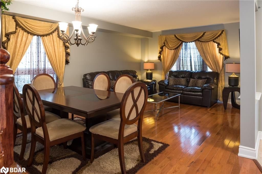 Single Family Residence sold at 8 Unicorn Lane, Barrie, ON, L4M 7G8 - Innishore - MLS: 40200074
