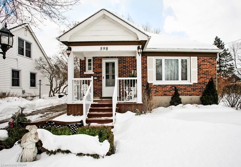 Single Family sold at 598 ST CATHERINE Street, Peterborough, Ontario, K9J 4Z5 - West - MLS: 40202885