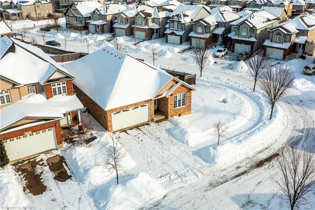 Single Family sold at 259 LEMON GRASS Crescent, Kitchener, Ontario, N2N 3R5 - Westvale - MLS: 40202890