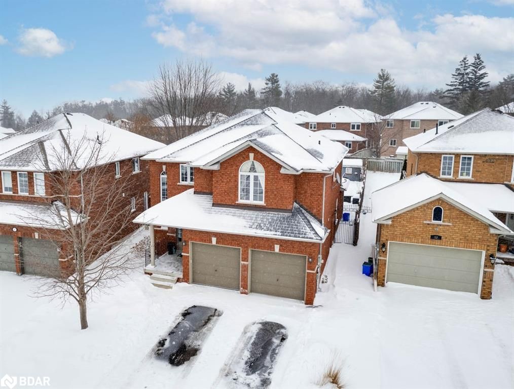 Single Family sold at 10 SANDALWOOD Court, Barrie, Ontario, L4N 0G8 - Innishore - MLS: 40203046