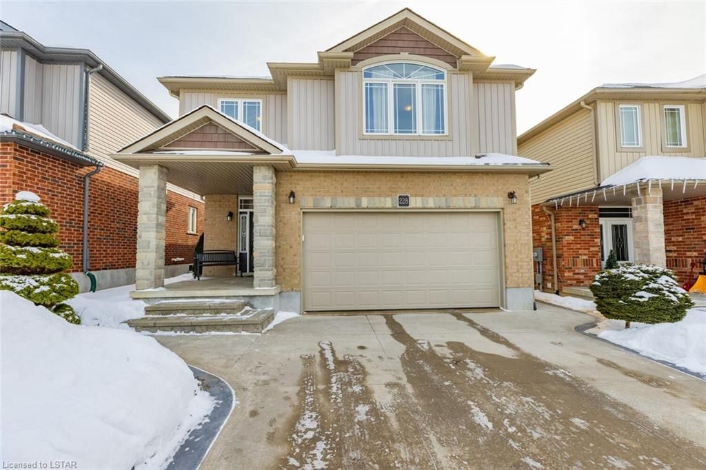 Single Family sold at 228 THREE WOOD Drive, Woodstock, Ontario, N4T 0E2 - North - MLS: 40205991