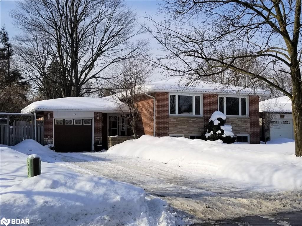Single Family sold at 16 HARDING Avenue, Barrie, Ontario, L4M 3K2 - North - MLS: 40206555