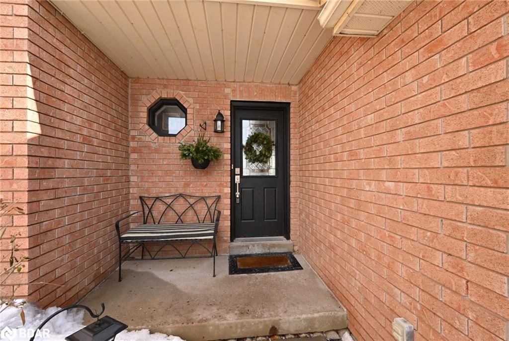Row/Townhouse sold at 2139 Ferguson Street, Innisfil, ON, L9S 1X5 - Alcona - MLS: 40209727