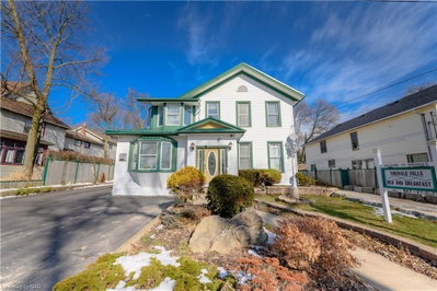 Single Family Residence sold at 4291 Simcoe Street, Niagara Falls, ON, L2E 1T5 - Downtown - MLS: 40213212