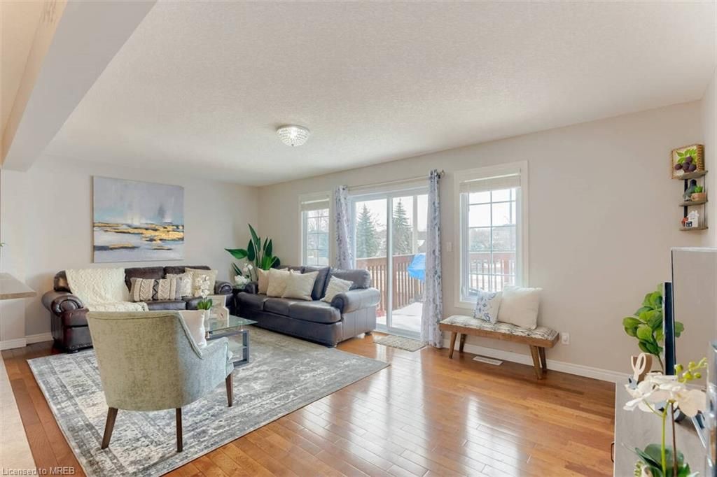 Single Family Residence sold at 71 Iron Gate Street, Kitchener, ON, N2N 3R6 - Westvale - MLS: 40217853