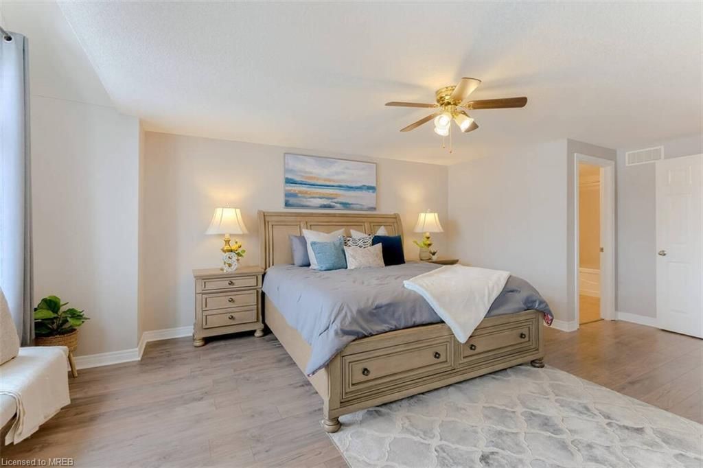 Single Family Residence sold at 71 Iron Gate Street, Kitchener, ON, N2N 3R6 - Westvale - MLS: 40217853