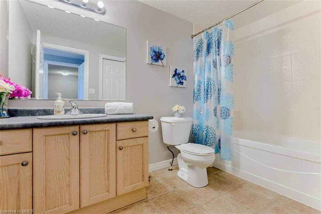Single Family Residence sold at 71 Iron Gate Street, Kitchener, ON, N2N 3R6 - Westvale - MLS: 40217853