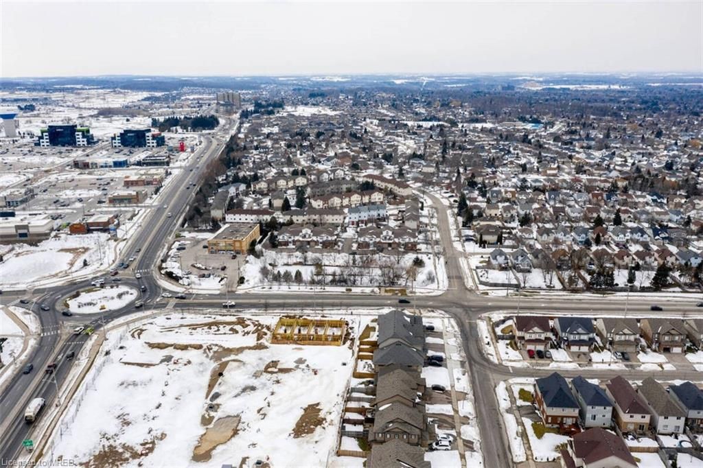 Single Family Residence sold at 71 Iron Gate Street, Kitchener, ON, N2N 3R6 - Westvale - MLS: 40217853