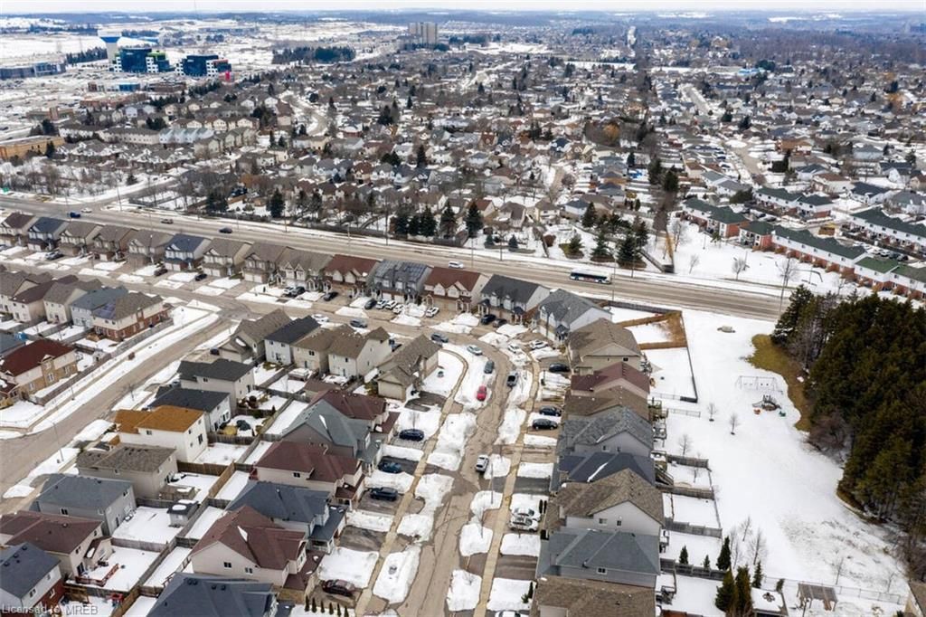 Single Family Residence sold at 71 Iron Gate Street, Kitchener, ON, N2N 3R6 - Westvale - MLS: 40217853
