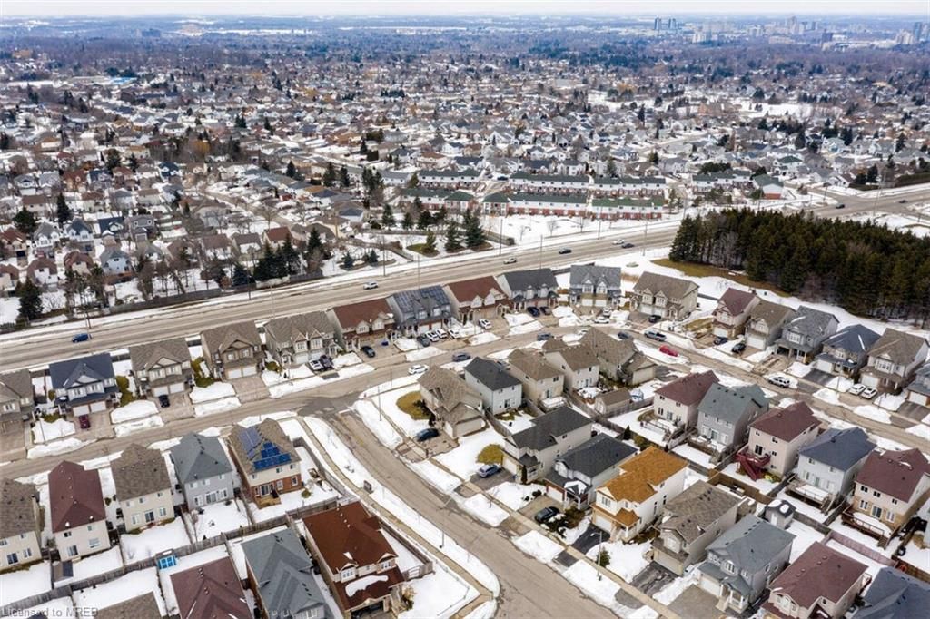 Single Family Residence sold at 71 Iron Gate Street, Kitchener, ON, N2N 3R6 - Westvale - MLS: 40217853