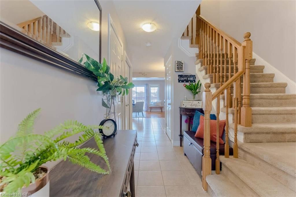 Single Family Residence sold at 71 Iron Gate Street, Kitchener, ON, N2N 3R6 - Westvale - MLS: 40217853