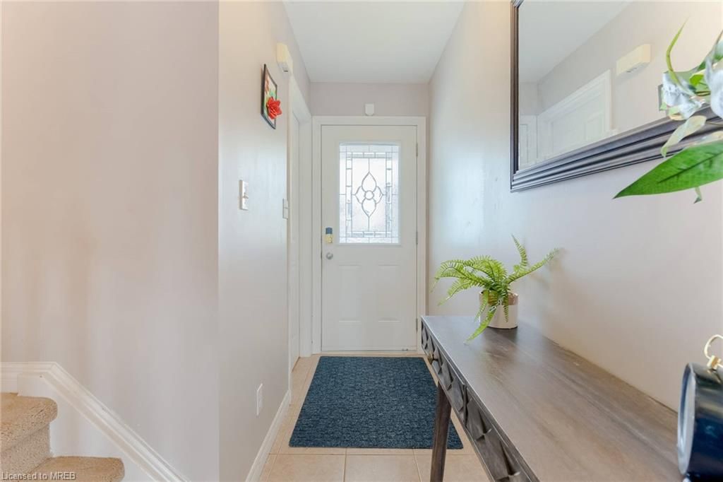 Single Family Residence sold at 71 Iron Gate Street, Kitchener, ON, N2N 3R6 - Westvale - MLS: 40217853