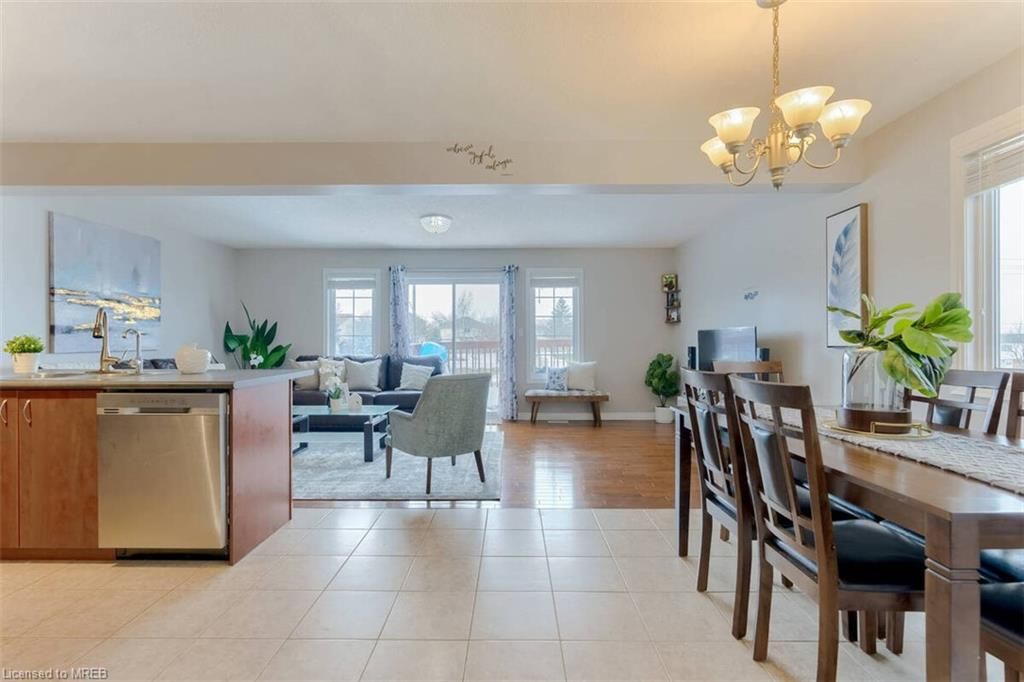 Single Family Residence sold at 71 Iron Gate Street, Kitchener, ON, N2N 3R6 - Westvale - MLS: 40217853