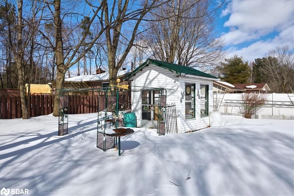 Single Family Residence sold at 12 Maplegate Street, Wyevale, ON, L0L 2T0 - Tiny - MLS: 40220153