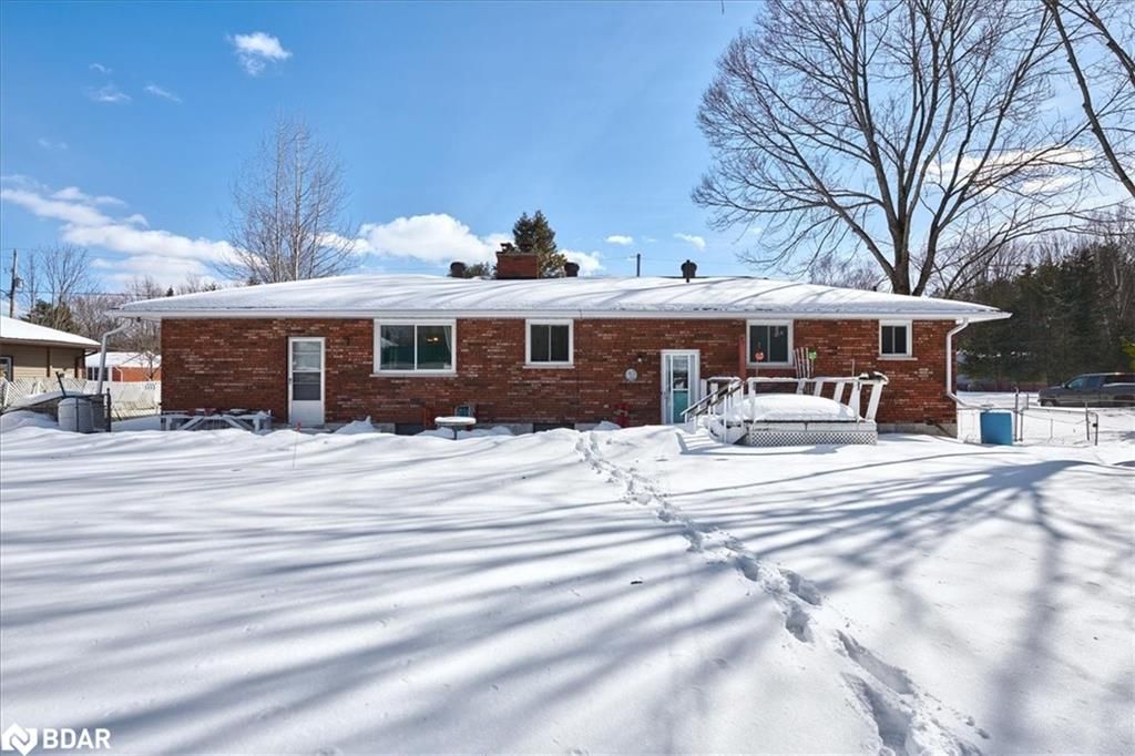 Single Family Residence sold at 12 Maplegate Street, Wyevale, ON, L0L 2T0 - Tiny - MLS: 40220153