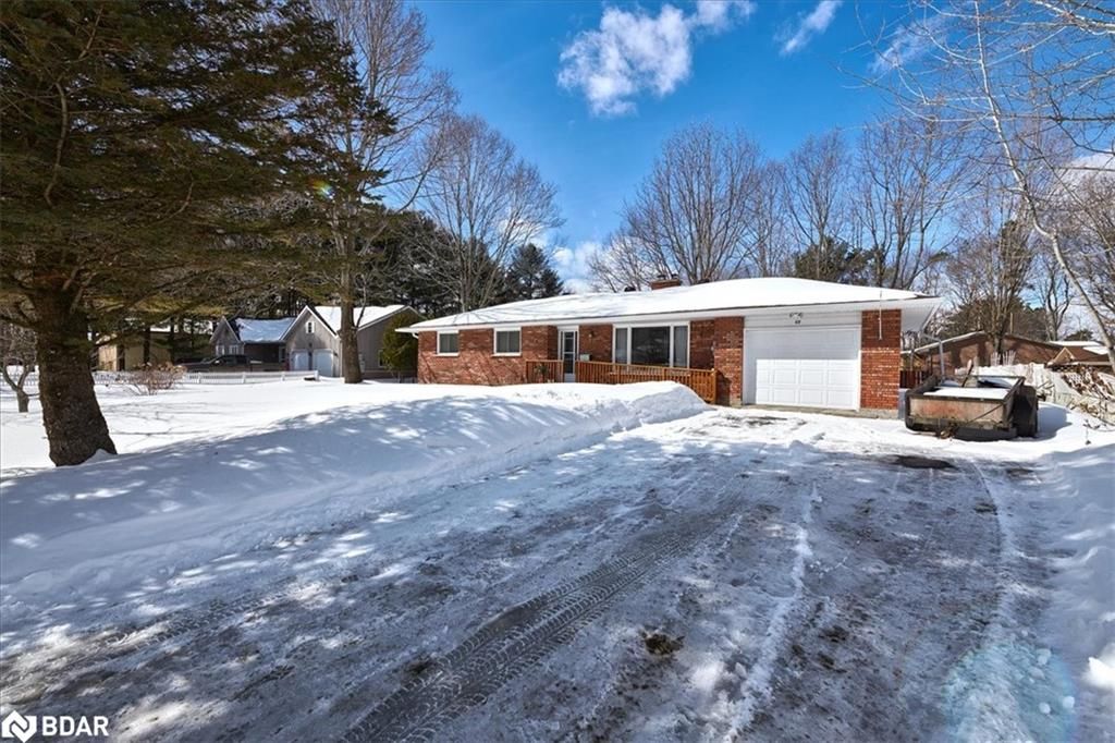 Single Family Residence sold at 12 Maplegate Street, Wyevale, ON, L0L 2T0 - Tiny - MLS: 40220153