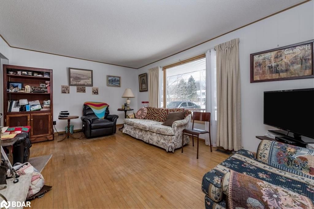 Single Family Residence sold at 12 Maplegate Street, Wyevale, ON, L0L 2T0 - Tiny - MLS: 40220153