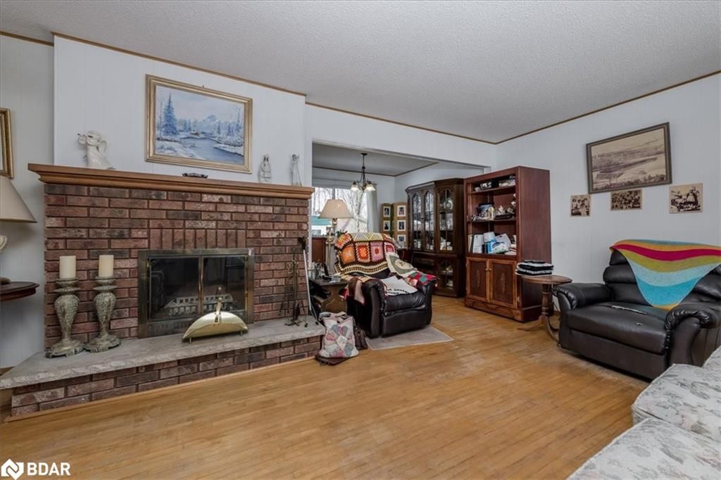 Single Family Residence sold at 12 Maplegate Street, Wyevale, ON, L0L 2T0 - Tiny - MLS: 40220153