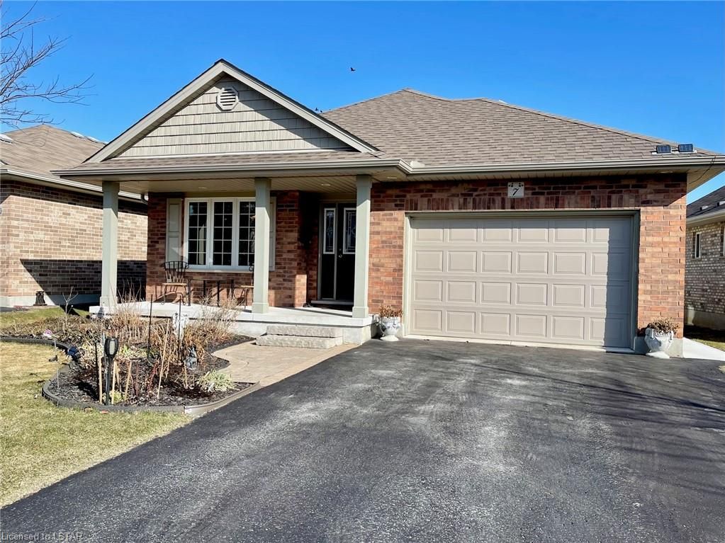 Single Family sold at 7 CIRCLEWOOD Drive, St. Thomas, Ontario, N5P 0A6 - NE - MLS: 40228577