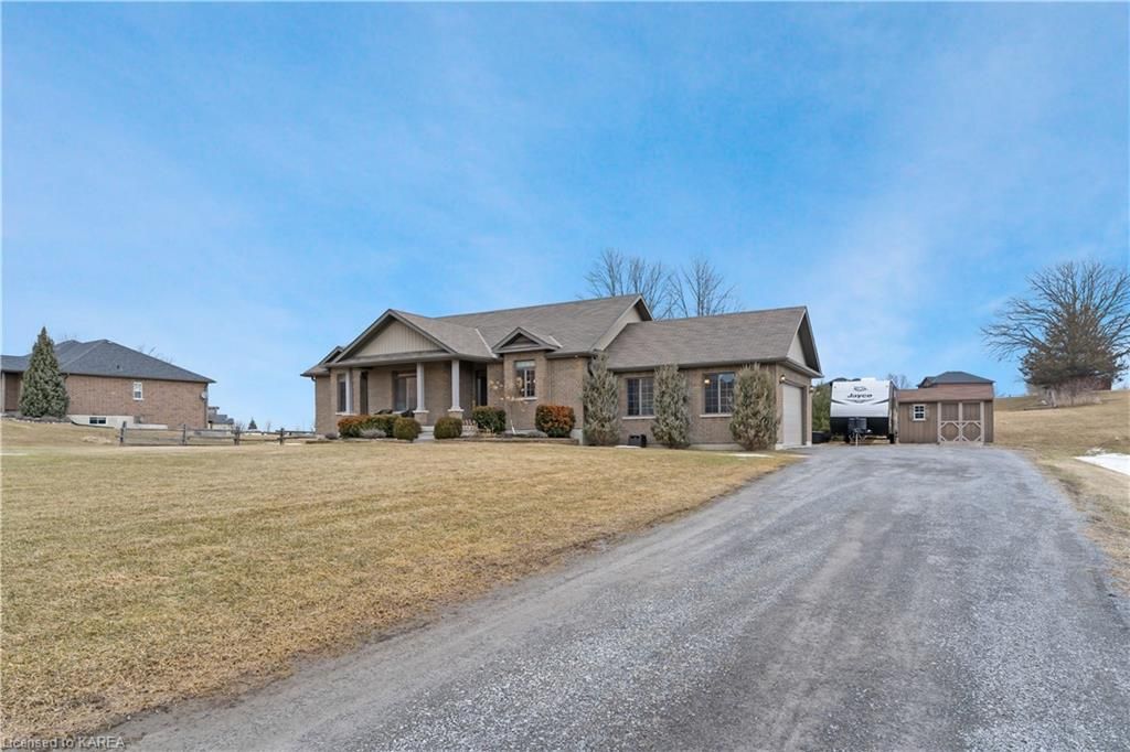 Single Family Residence sold at 58 Windwhisper Drive, Belleville, Thurlow Ward, K0K 2V0 - MLS: 40233152