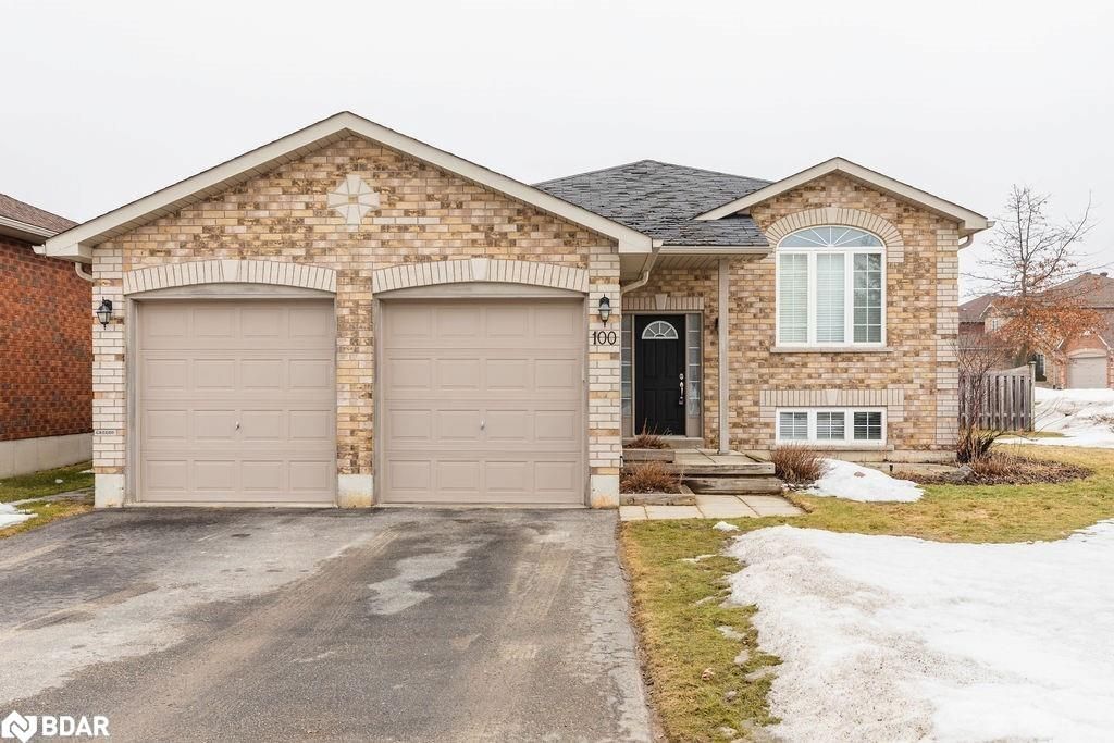 Single Family sold at 100 SELINE Crescent, Barrie, Ontario, L4N 5V7 - Painswick - MLS: 40233405