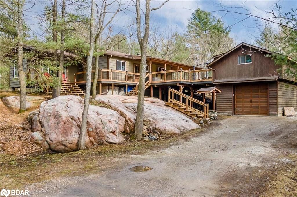 Single Family sold at 1042 SOUTH KAHSHE LAKE Road, Kilworthy, Ontario, P0E 1G0 - Gravenhurst - MLS: 40241520