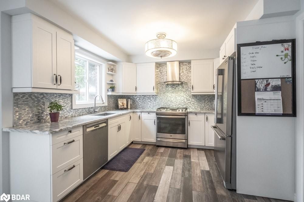 Single Family Residence sold at 386 Cundles Road, Barrie, ON, L4N 7C7 - West - MLS: 40242574