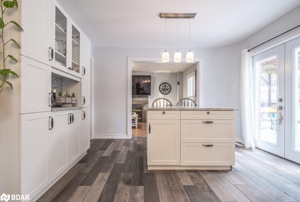 Single Family Residence sold at 386 Cundles Road, Barrie, ON, L4N 7C7 - West - MLS: 40242574