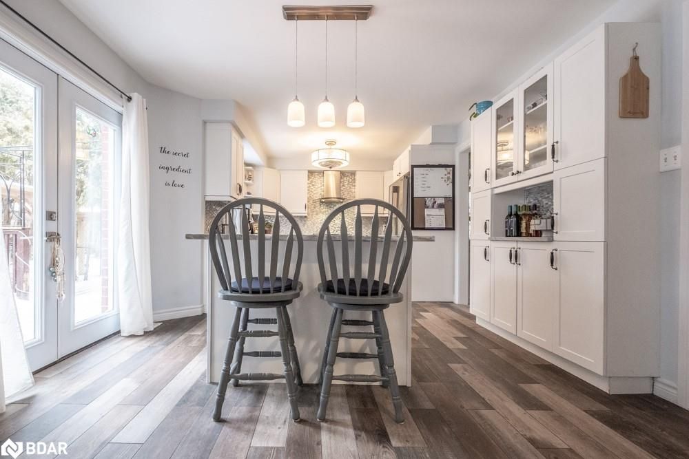 Single Family Residence sold at 386 Cundles Road, Barrie, ON, L4N 7C7 - West - MLS: 40242574