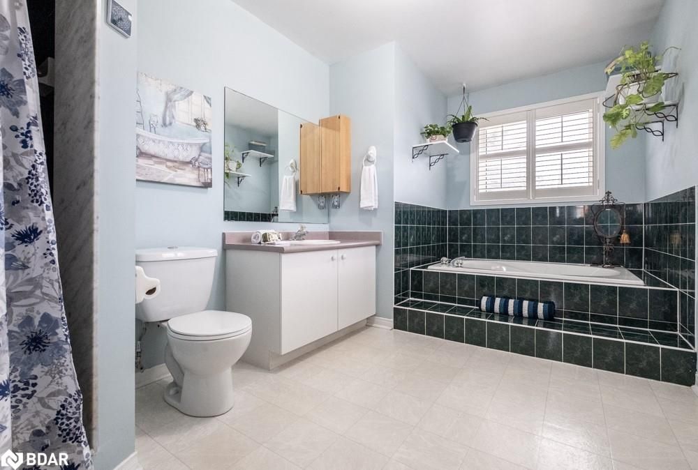 Single Family Residence sold at 386 Cundles Road, Barrie, ON, L4N 7C7 - West - MLS: 40242574