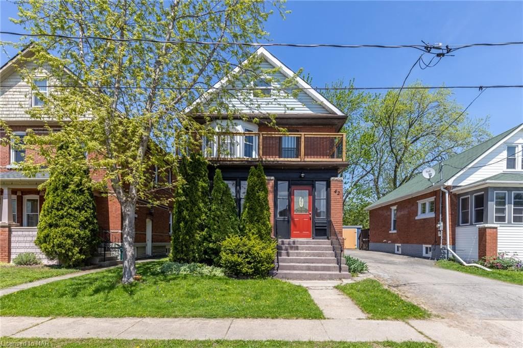 Single Family Residence sold at 42 Randolph Street, Welland, Welland Downtown, L3B 4C2 - MLS: 40258997