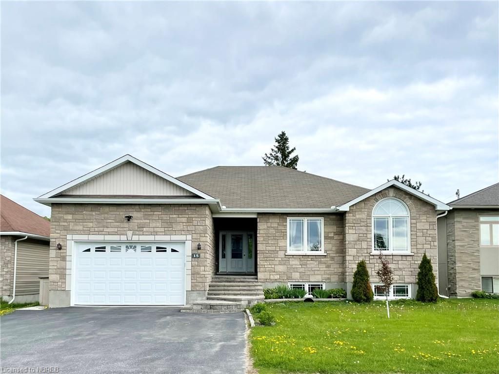 Single Family Residence sold at 15 Dellandrea Drive, North Bay, Widdifield, P1B 0A5 - MLS: 40264503