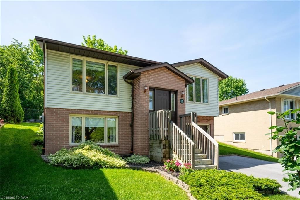 Single Family Residence sold at 40 Hemlock Street, St. Catharines, Burleigh Hill, L2T 4B7 - MLS: 40268521
