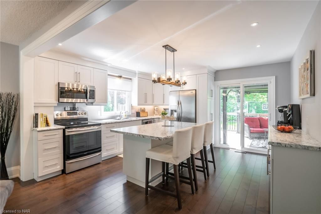 Single Family Residence sold at 40 Hemlock Street, St. Catharines, Burleigh Hill, L2T 4B7 - MLS: 40268521