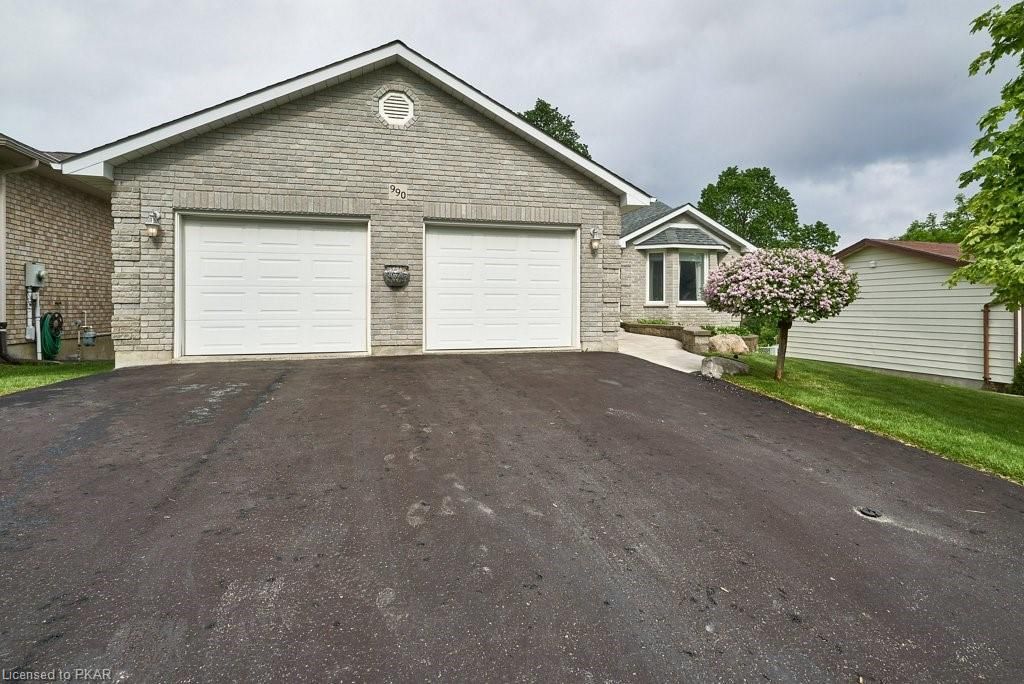 Single Family Residence sold at 990 Silverdale Road, Peterborough, Central, K9J 7W6 - MLS: 40272501