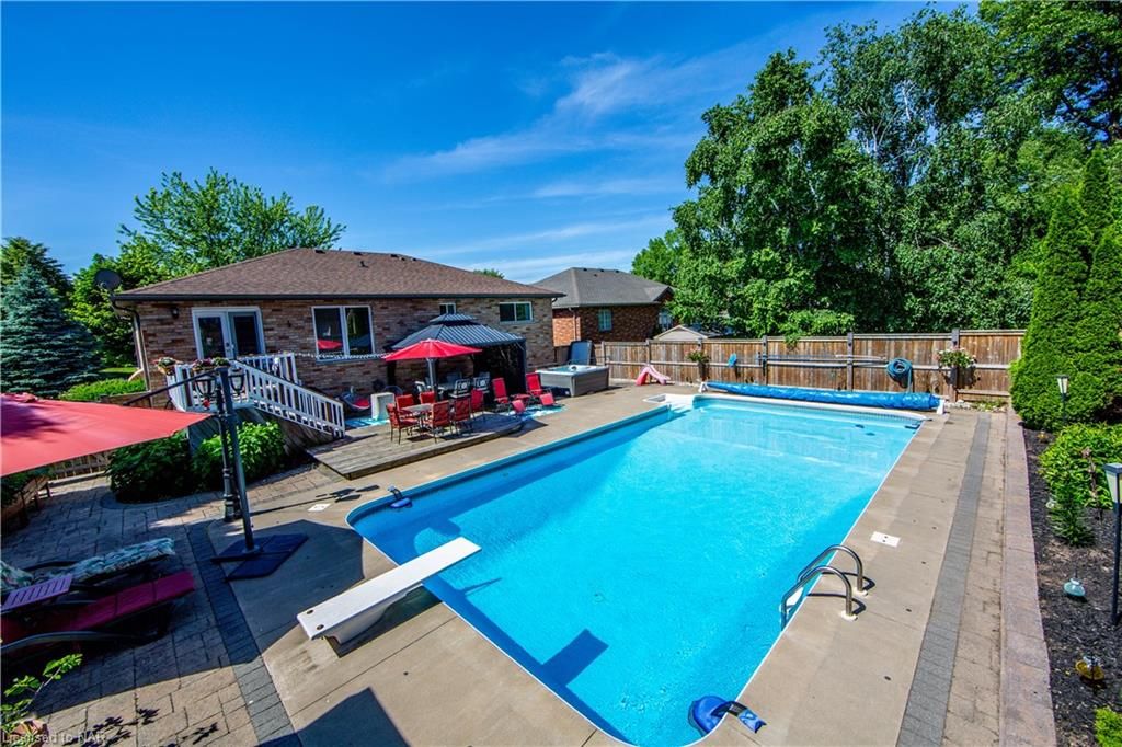 Single Family Residence sold at 17 Ker Crescent, Fenwick, Pelham Fenwick, L0S 1C0 - MLS: 40277804