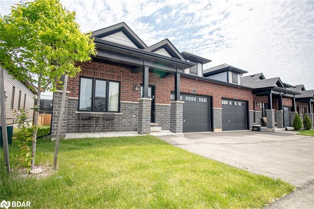 8 Meadowhawk Lane