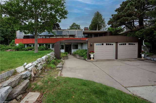 934 Old Front Road