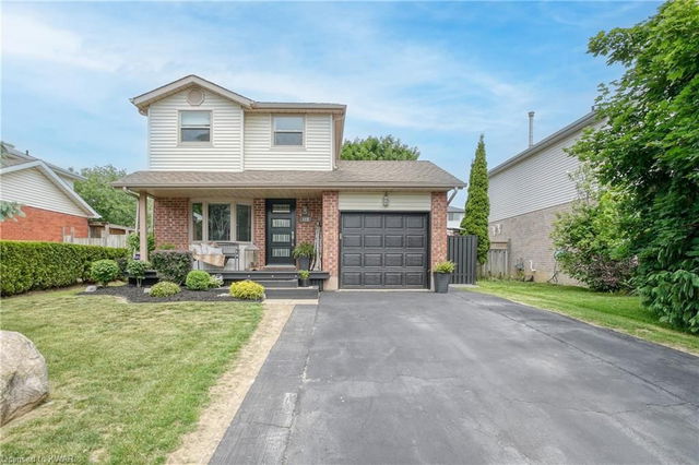 103 Ploughmans Crescent
