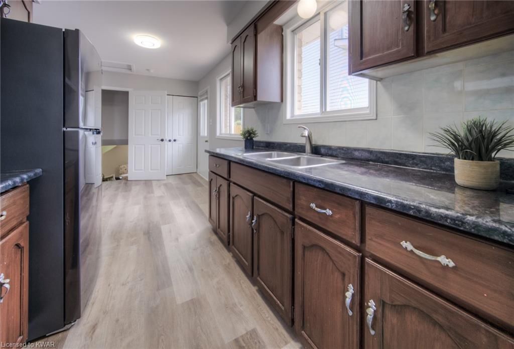 Single Family Residence sold at 473 Red River Drive, Waterloo, ON, N2T 2H2 - Westvale - MLS: 40282962