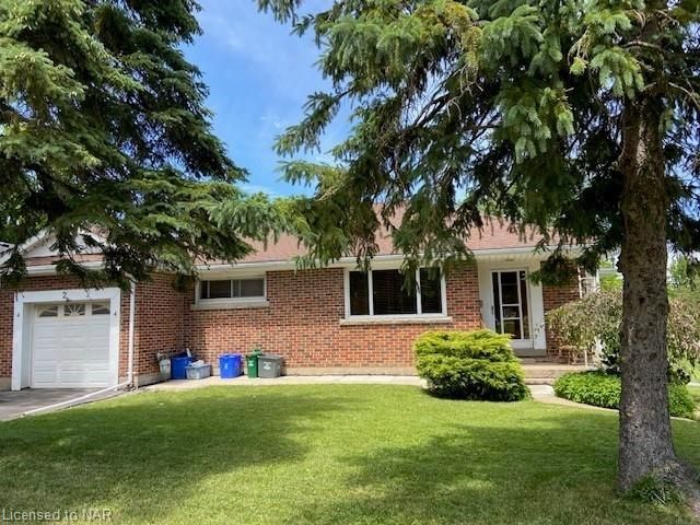 Single Family Residence sold at 2 Wanda Road, St. Catharines, Burleigh Hill, L2T 1S4 - MLS: 40283615