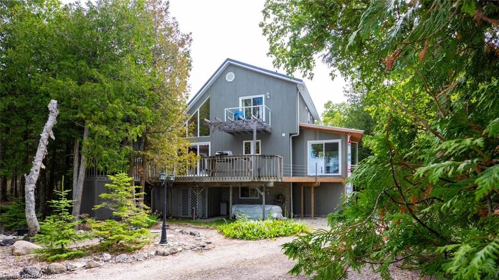 Single Family Residence sold at 20 Pedwell Drive, Tobermory, ON, N0H 2R0 - Northern Bruce Peninsula - MLS: 40284678