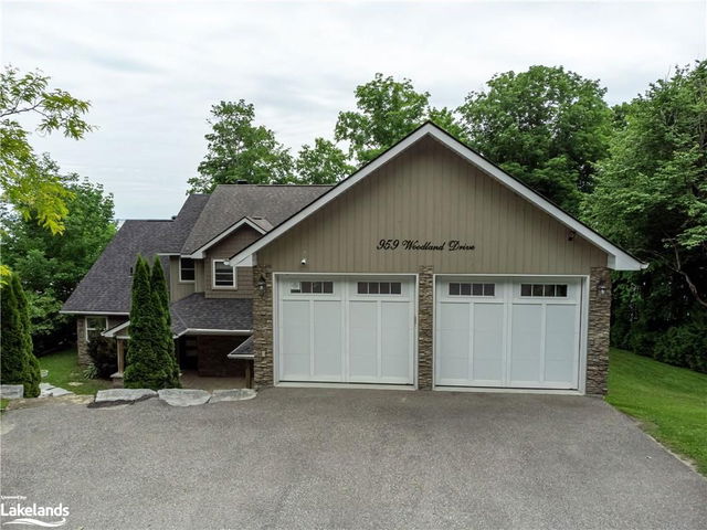 959 Woodland Drive